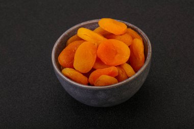 Tatlı, sarı, kurutulmuş kayısı yığını