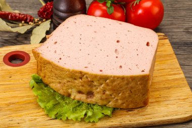 Ev yapımı geleneksel rulo köfte.