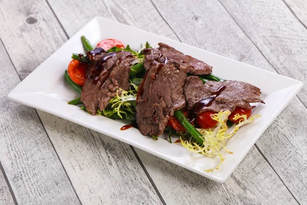 Salada Rosbife Com Feijão Verde Tomate Cereja — Fotografia de Stock