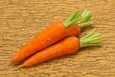 Üç taze taze taze havuç