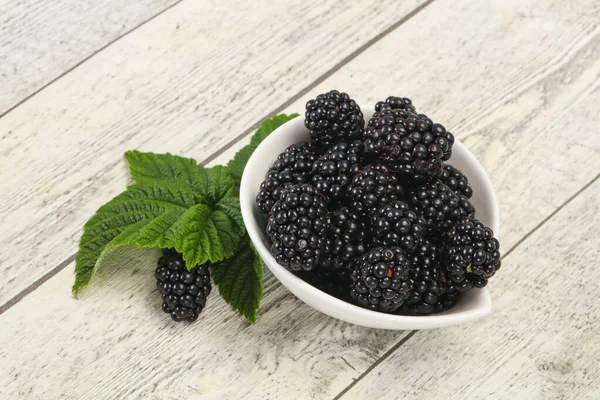 Sweet Tasty Ripe Blackberry Heap Leaf — Stock Photo, Image