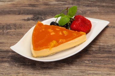 Kayısılı cheesecake çilekli ve naneli.