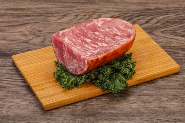 Sabroso Trozo Jamón Carne Sobre Tablero — Foto de Stock