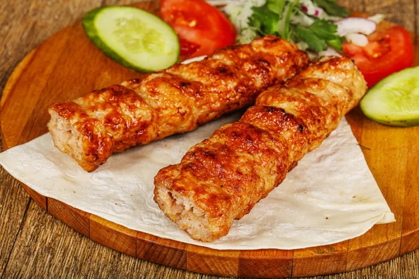 Gegrilltes Hühnchen Mit Gemüse Und Zwiebeln — Stockfoto