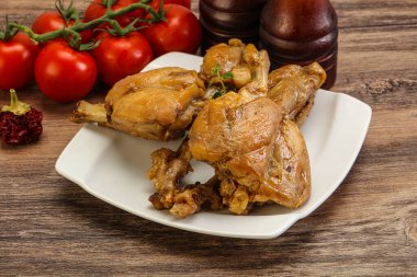 Tatlı ve baharatlı soslu tavşan yahnisi.