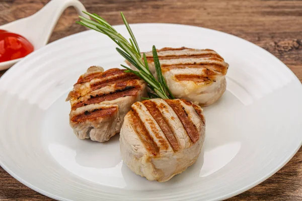 Médaillon Porc Grillé Avec Sauce Tomate Servi Romarin — Photo