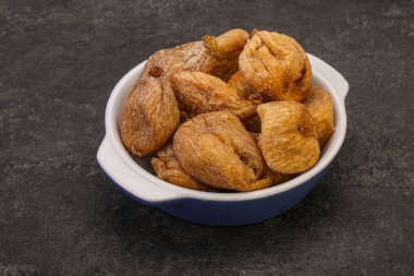 Kuru incirli meyve yığını.