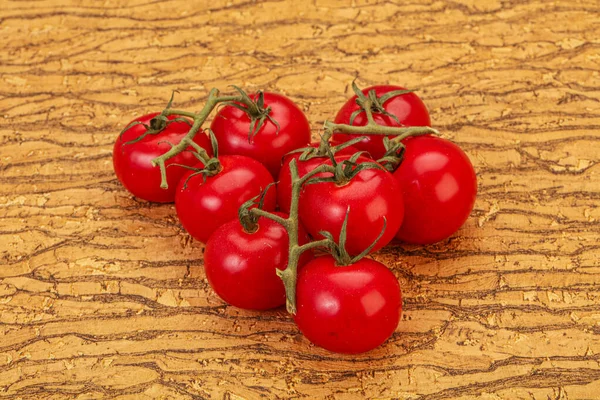 Tomate Cerise Mûre Douce Savoureuse Sur Branche — Photo