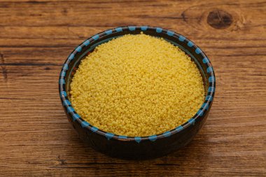 Yemek pişirmek için klozette çiğ öksürük yığını