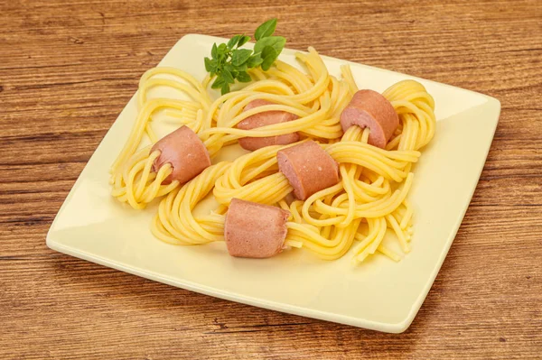 Kids Pasta Spaghetti Sausages Basil — Stock Photo, Image