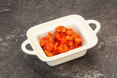 Domates soslu ve biberli fırında böbrek.