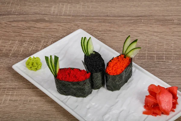 Gunkan Tradicional Japonés Con Caviar Tobiko — Foto de Stock