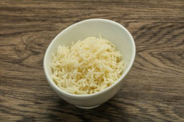 Buharda pişmiş Hint basmati pilavı.