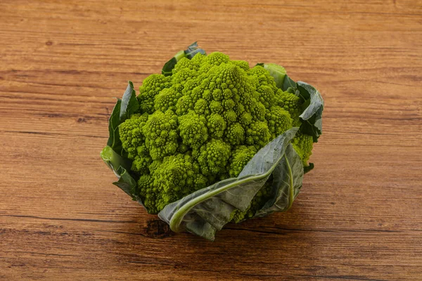 Makanan Organik Vegetarian Lezat Romanesco Kubis — Stok Foto