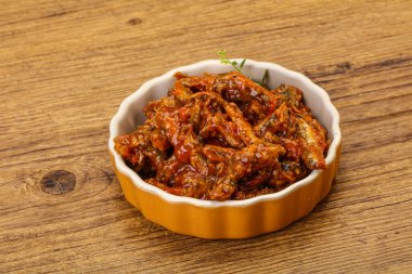 Domates soslu konserve ançüez.