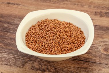 Kâsede çiğ karabuğday gevreği 