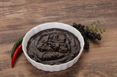 Et için baharatlı karabiber sosu.