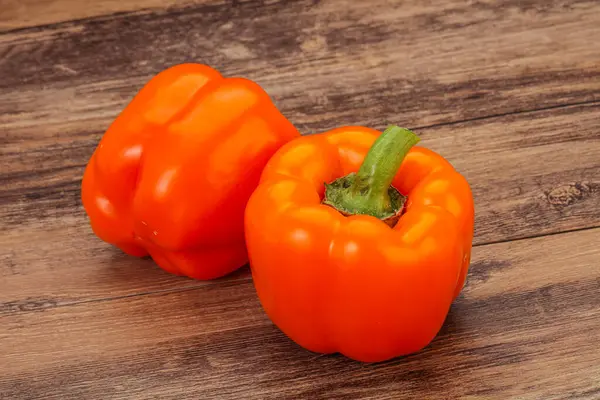 Két Narancssárga Édes Édes Bell Pepper — Stock Fotó