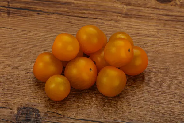 Fresh Yellow Tasty Cherry Tomato Heap — Stock Photo, Image