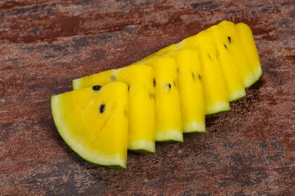 Skivad Söt Välsmakande Gul Mogen Vattenmelon — Stockfoto