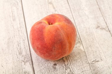 Taze olgun tatlı ve lezzetli şeftali meyvesi