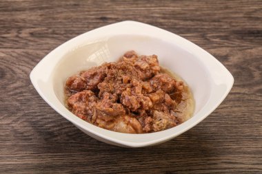 Kavanozda baharatlı geyik güveci