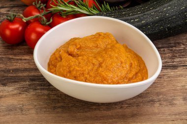 Vejetaryen mutfağı - Ot ve baharatlı kabak püresi