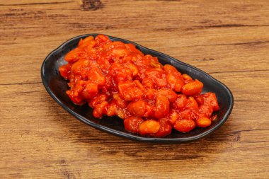 Domates soslu ve biberli fırında böbrek.