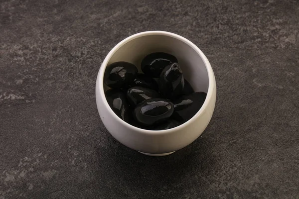 Ensalado Sabrosas Aceitunas Negras Tazón — Foto de Stock
