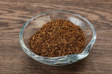 Aroma mutfağı kâsede kurutulmuş zeera tohumları.