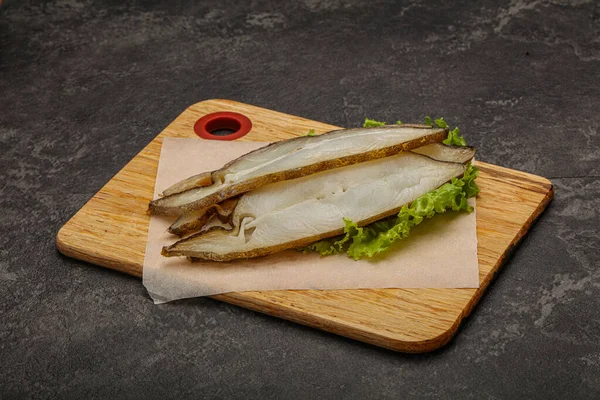 Delicosos Ahumados Halibut Pescado Rebanadas Bocadillo — Foto de Stock