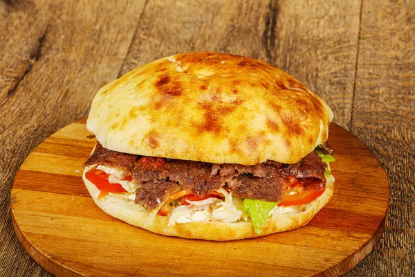 Doner Pita Vith Meat Vegetables — Stock Photo, Image