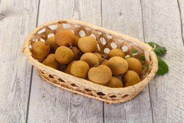 Tropikal meyve sepeti