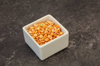 Kavanozda pişirmek için kuru bezelye