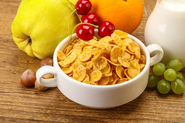 Desayuno Con Copos Maíz Frutas Leche — Foto de Stock