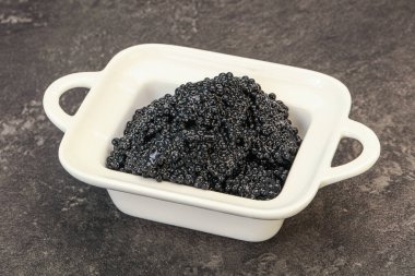 Lüks balık, kâsede siyah havyar.