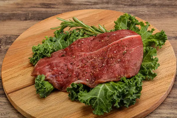 Baharatlı Izgara Için Çiğ Biftek — Stok fotoğraf