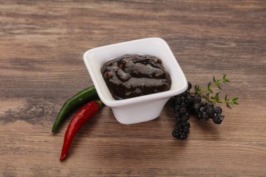 Et için baharatlı karabiber sosu.