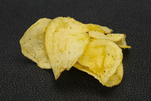 Natural Yuong Potato Salted Chips Heap — Stock Photo, Image