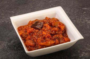 Domatesli ve otlu patlıcan sote.