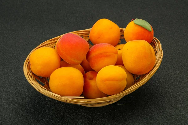 Fresh Ripe Sweet Few Apricots Fruit — Stock Photo, Image
