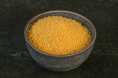 Yemek pişirmek için klozette çiğ öksürük yığını