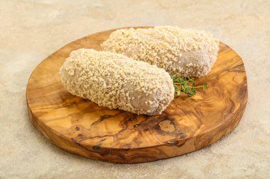 Fırında pişmemiş tavuk pirzolası.