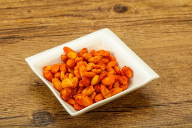 Baharatlı çerez kasede.