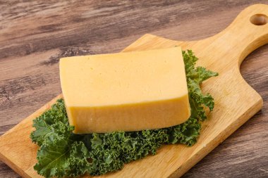 Lezzetli sarı Tilsiter peyniri.