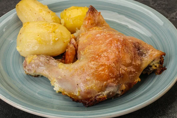 Roasted Chicken Leg Baked Potato — Stock Photo, Image
