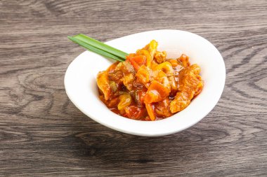 Sebzeli ve soslu et kebabı.