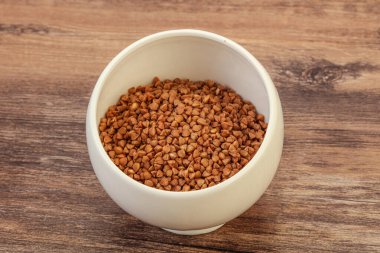 Kâsede çiğ karabuğday gevreği 