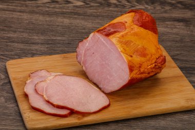 Baharatlı ve otlu füme domuz aslanı.