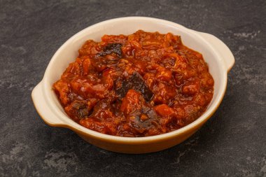 Domatesli ve otlu patlıcan sote.